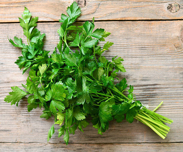 Celery Leaves ( Daun Sup ) / 100g