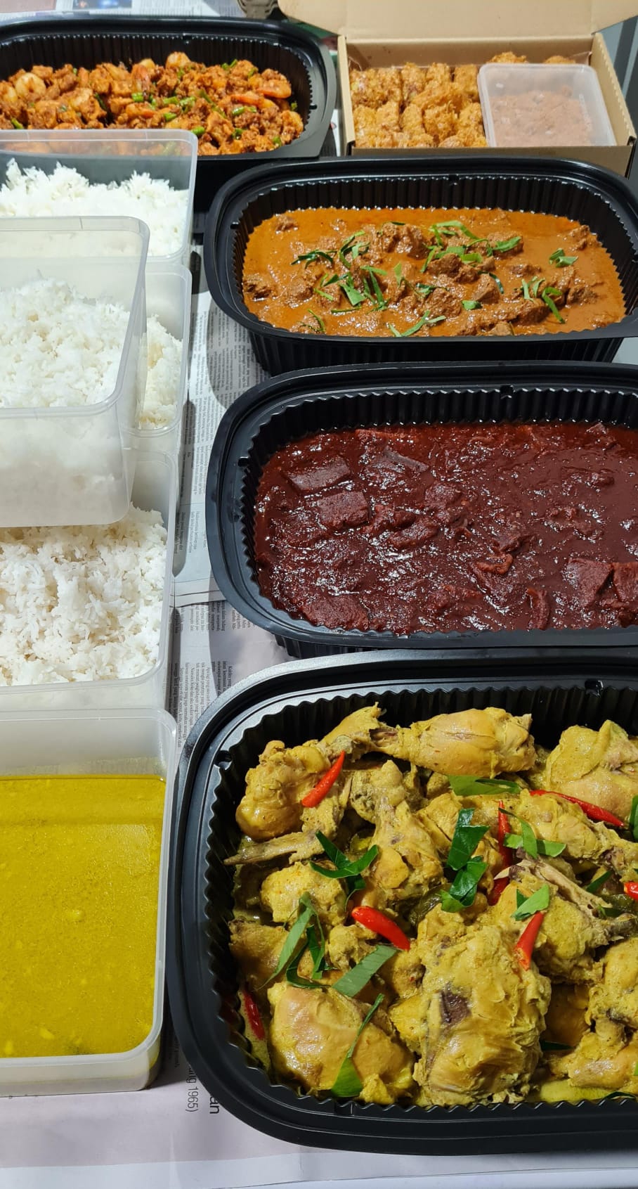 Nasi Sambal Goreng Ala-Carte Dishes || Serves 10 - 12pax