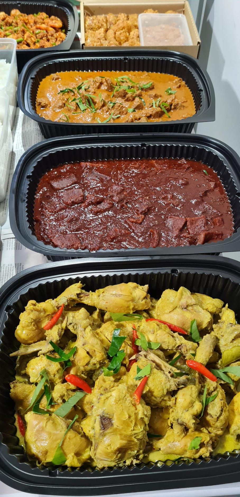 Nasi Sambal Goreng Ala-Carte Dishes || Serves 10 - 12pax