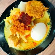 Lontong with Kuah Lodeh | Serves 1 pax