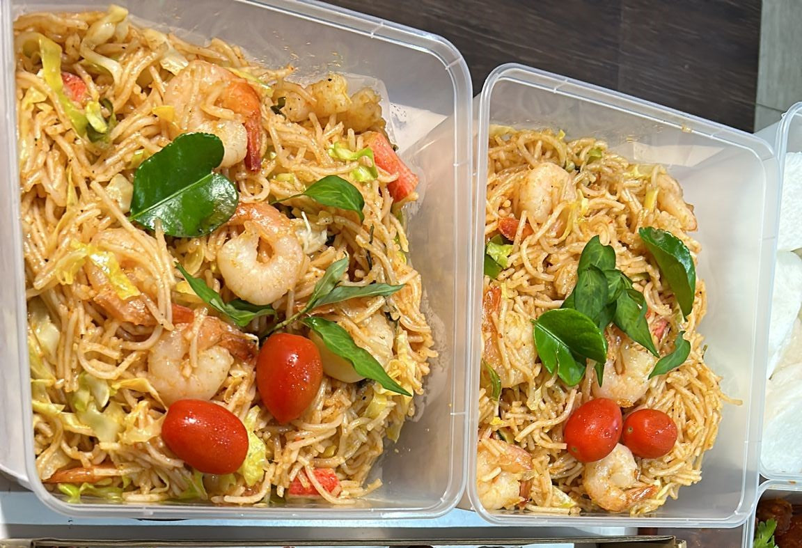 Tomyam Fried Noodles || Serves 10 - 12 pax
