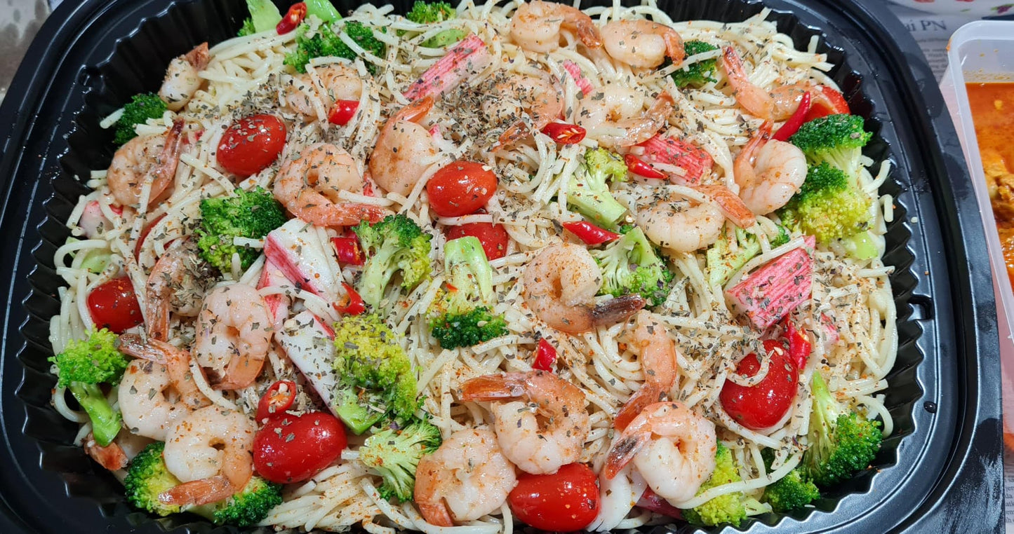 Pasta Aglio Olio || Serves 10 - 12 pax