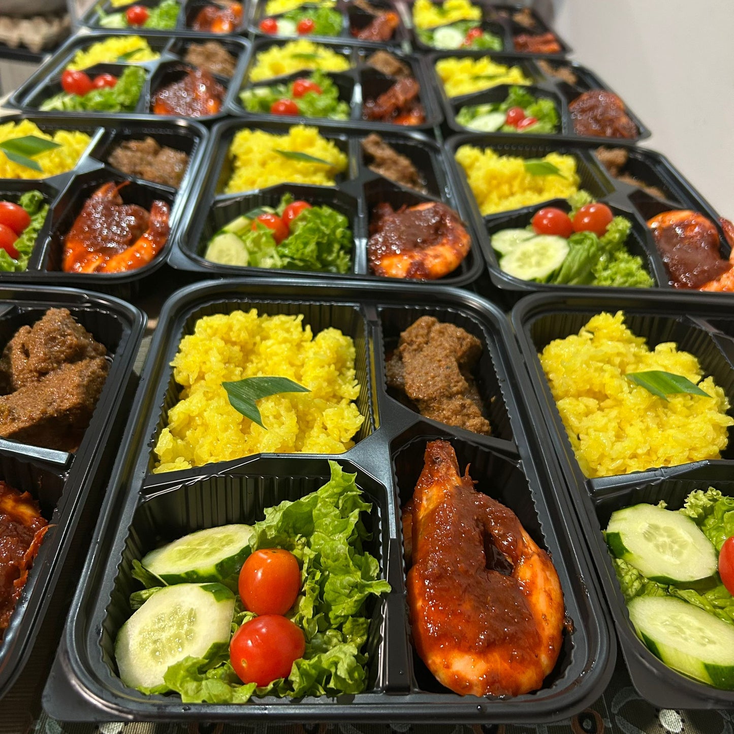 Pulut Kuning Bento Set ( Yellow Glutinous Rice ) || Beef Rendang