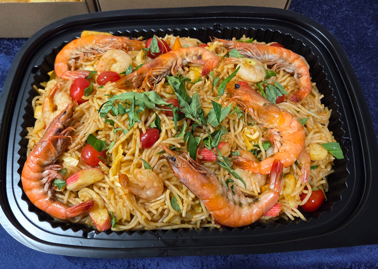 Tomyam Fried Noodles | Serves 10 - 12 pax