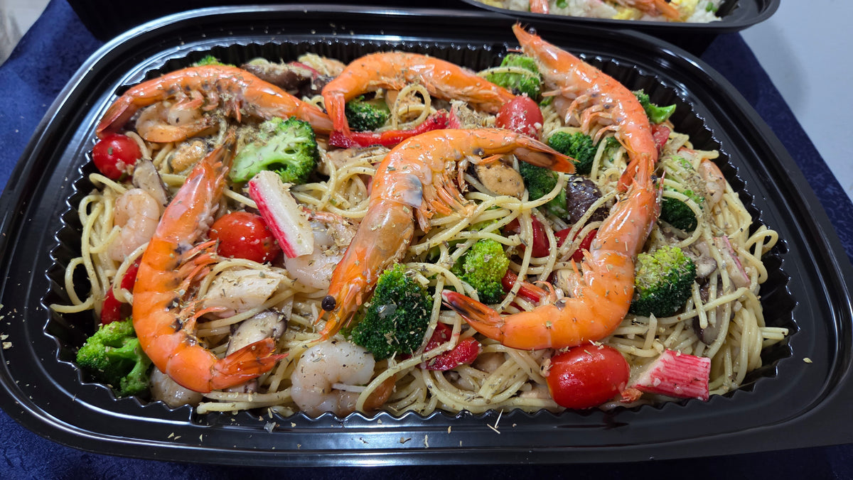 Spaghetti Aglio Olio | Serves 10 - 12 pax