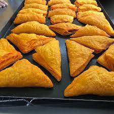 Ready-to-Eat Indian Curry Puff - Potato ( Karipap Bai Kentang )   ||   10pcs in a Box