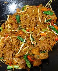 Vegetarian  Fried  Mee  Hoon in  Dark  Soya  Sauce  |  Serves 14 - 16 pax