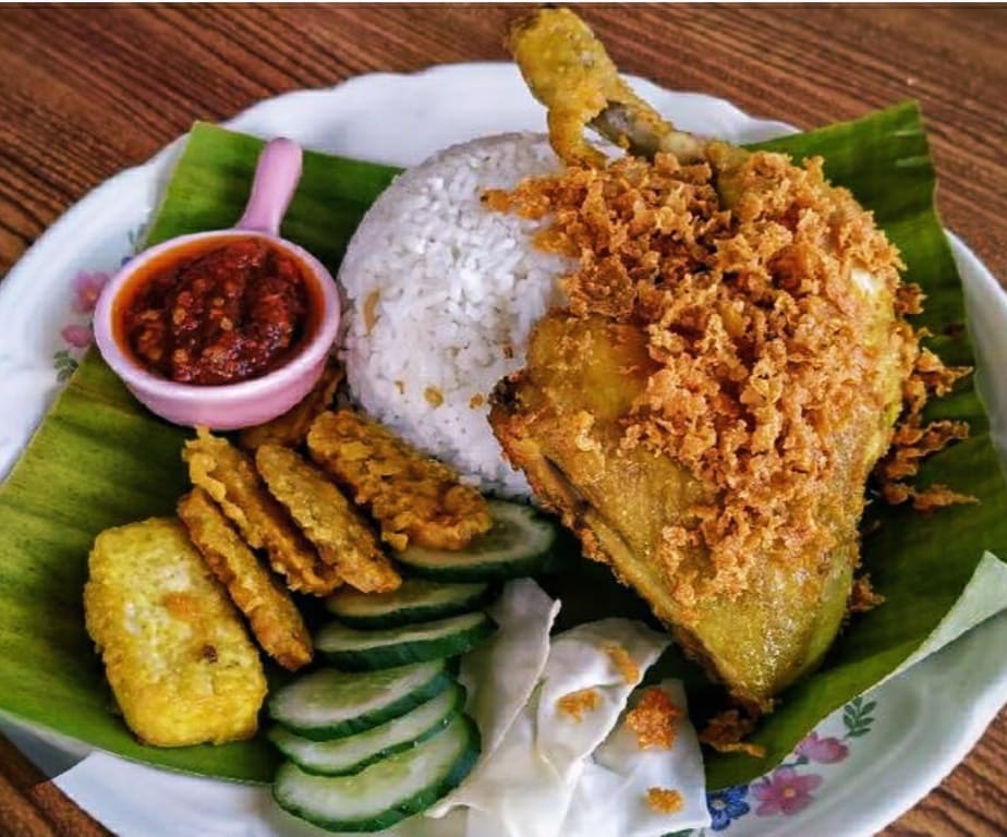 Nasi Ayam Penyet Bento  ||  Smashed Fried Chicken