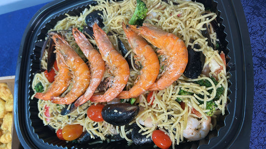 Spaghetti Aglio Olio  |  Serves  10 - 12 pax