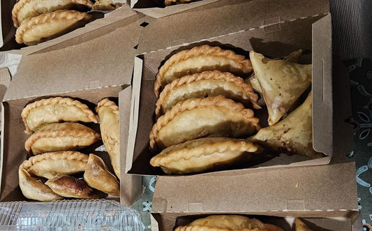 Set B ( Fried Epok-Epok Sardine x 2pcs, Fried Epok-Epok Potato x 2pcs & Fried Samosa x 2pcs )
