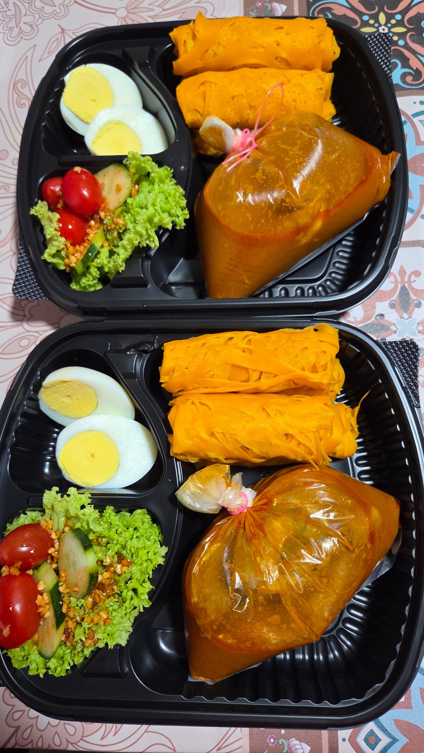 Roti Kirai Bento with Fresh Salad - Chicken Curry | Serves 1 pax