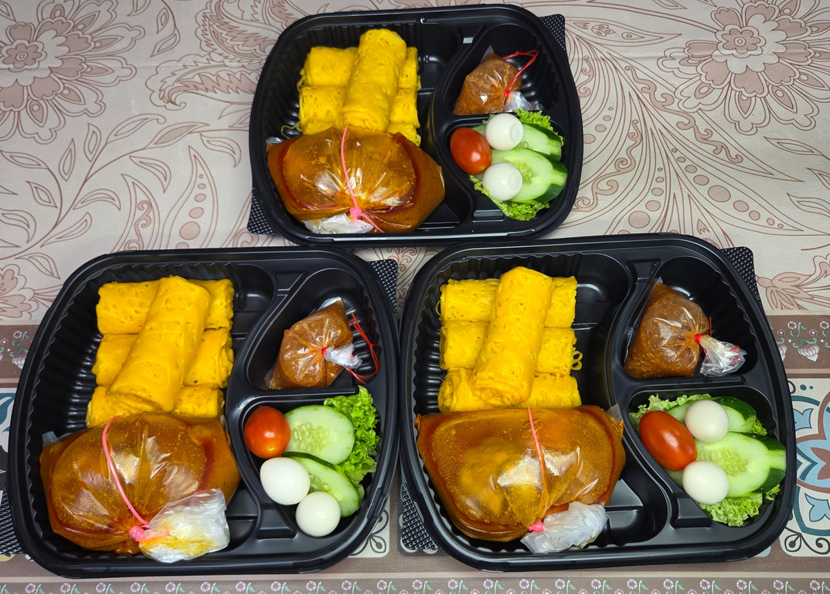 Roti Kirai Bento with Fresh Salad - Chicken Curry | Serves 1 pax