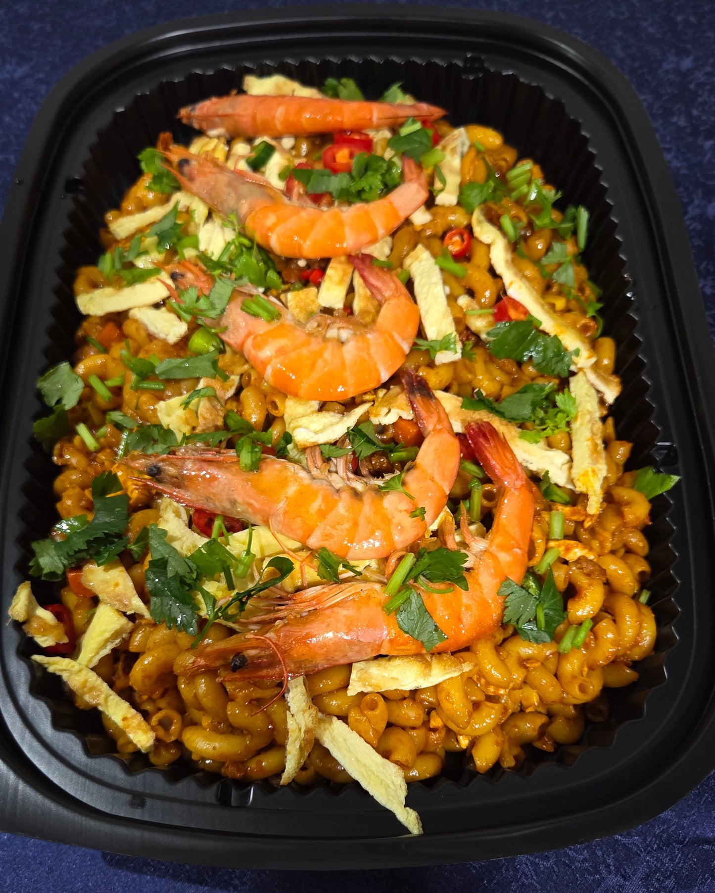 Fried Macaroni  with  Minced Beef & Prawns  |  Serves 10 - 12 pax