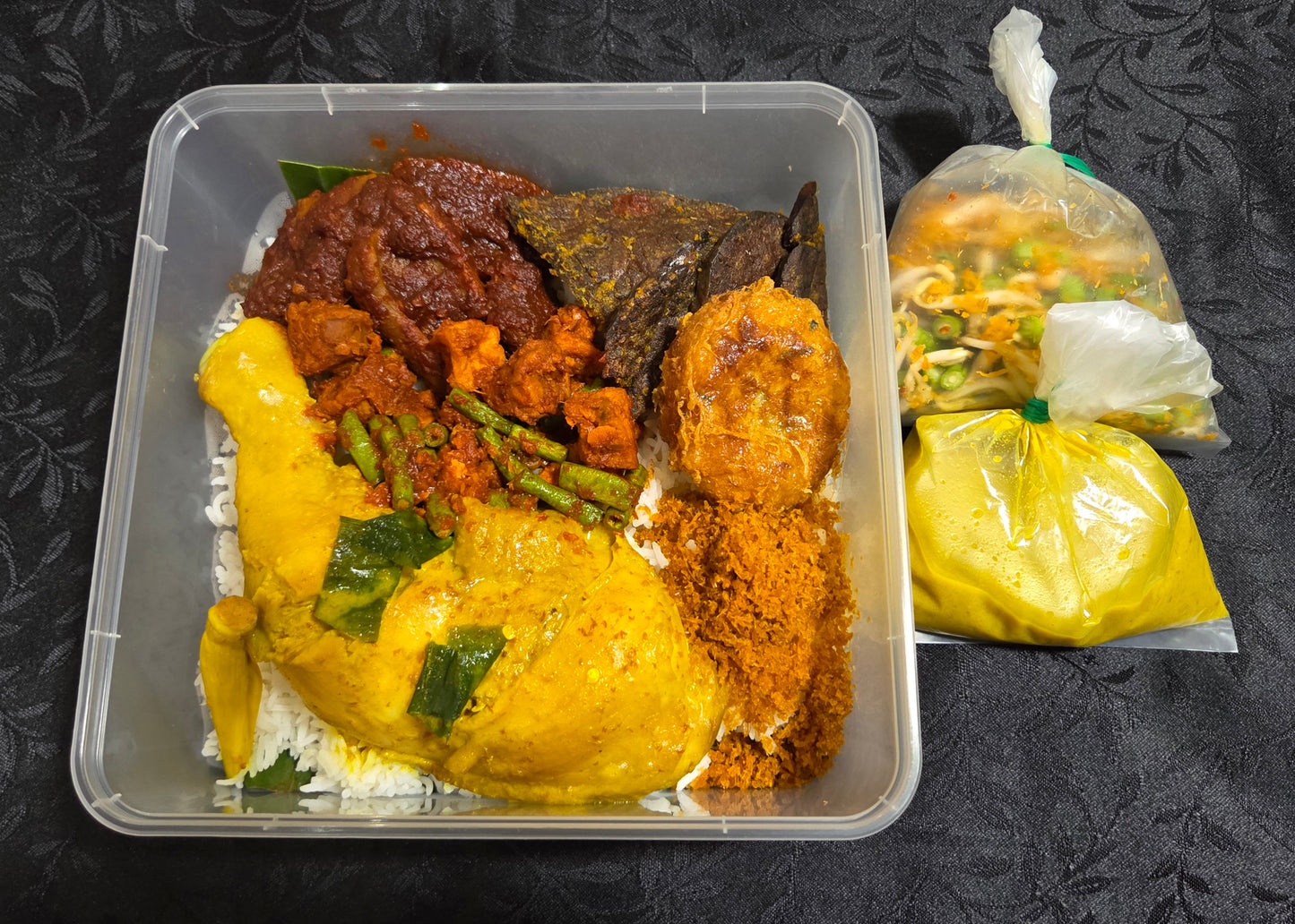 Nasi Ambeng - Ayam Lemak ( Chicken in Spicy Coconut Milk ) Single Serving