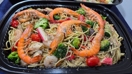 Spaghetti Aglio Olio  |  Serves  10 - 12 pax