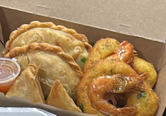 Set D - Fried ( Epok2 Sayur x 2pcs,  Prawn Vadai x 2pcs  &  Potato Samosa x 2pcs )