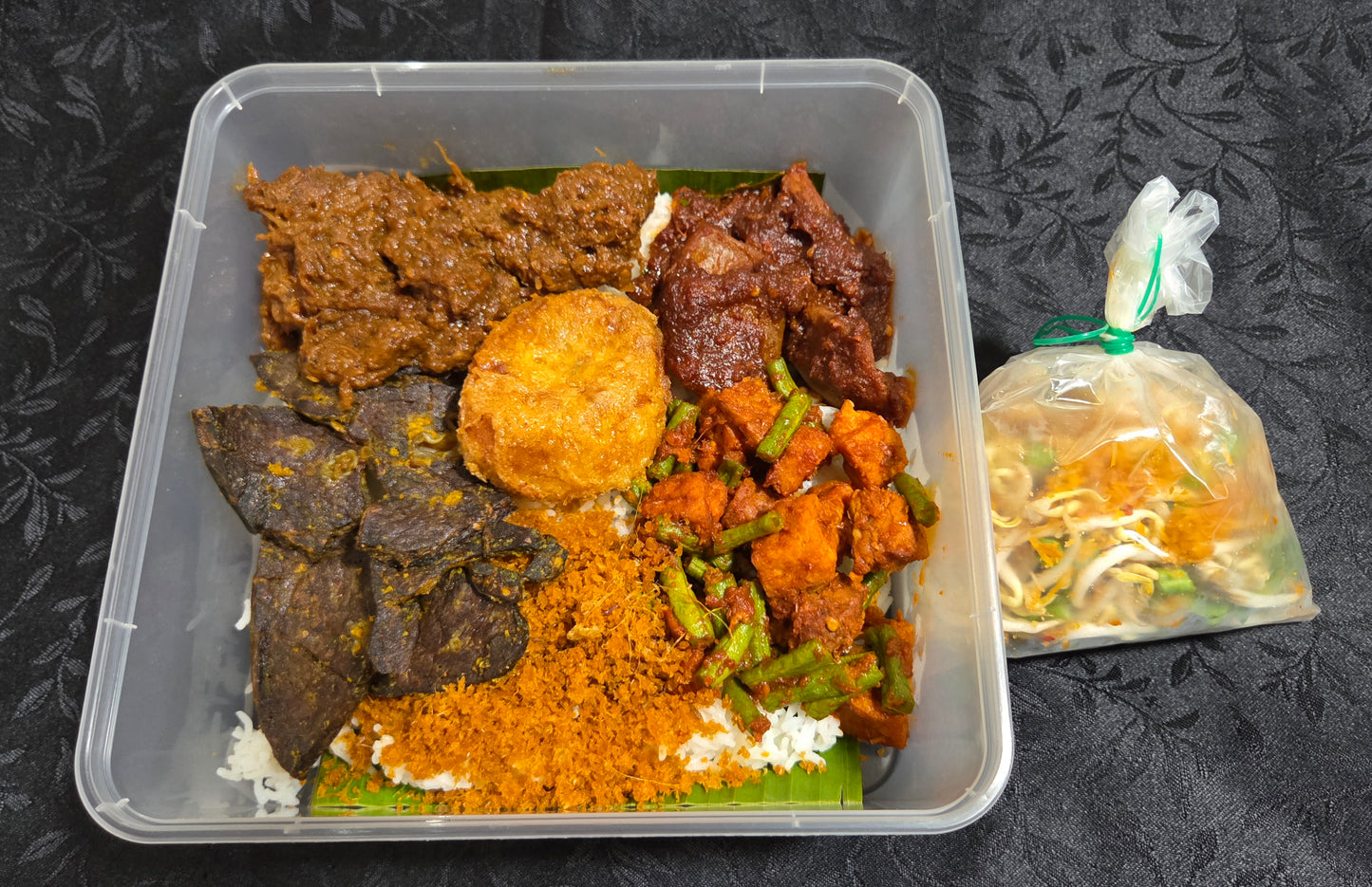 Nasi Ambeng | Beef Rendang - Serves 1 pax