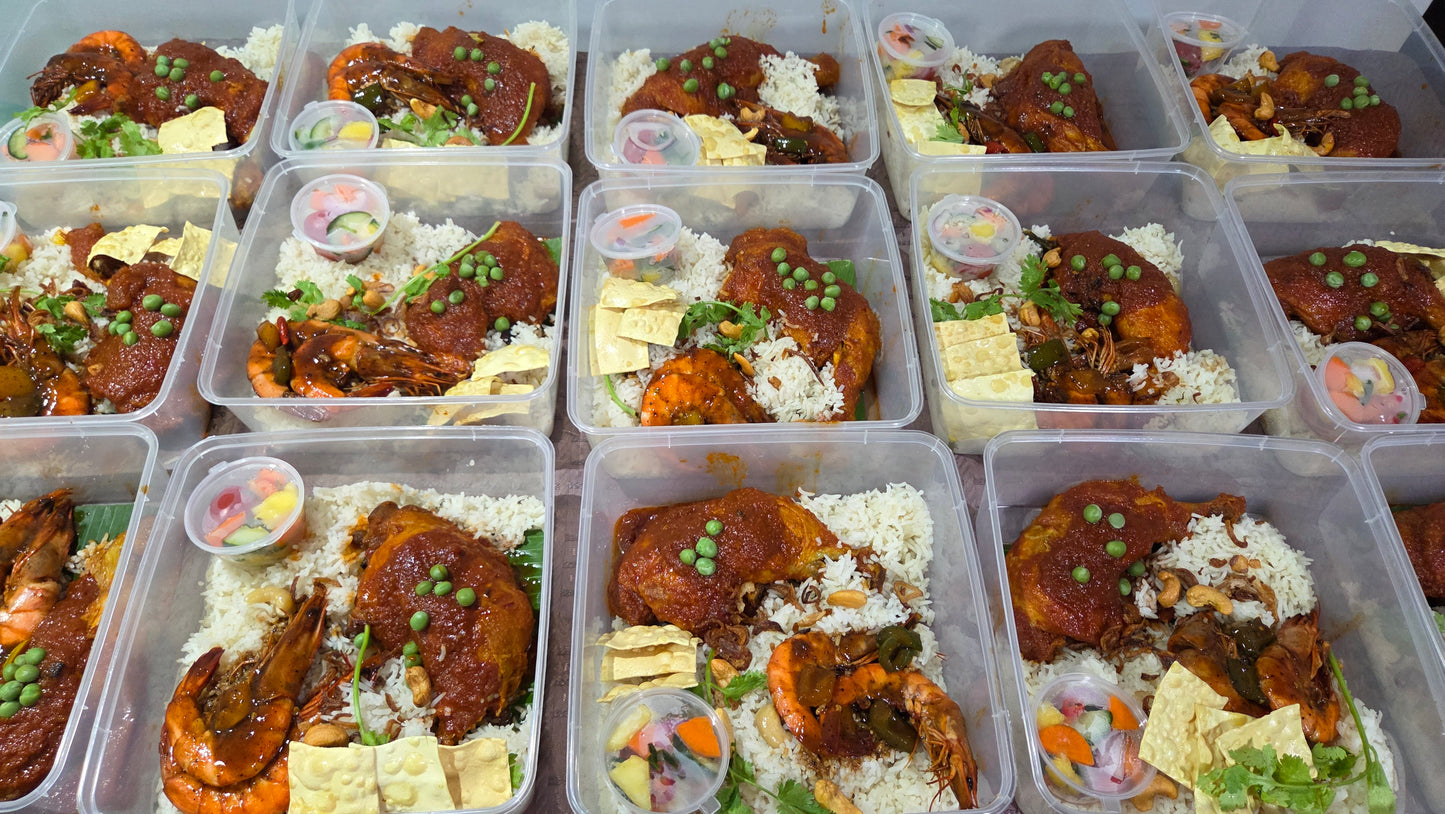 Nasi  Minyak  ||  Chicken ( All packed in 1  Container )